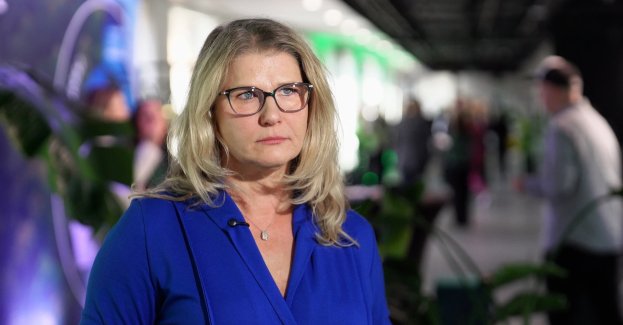 Ponad 5 mld opakowań zwrócili konsumenci w pierwszym roku działania systemu kaucyjnego. W ostatnich miesiącach liczba zwrotów sięga już kilkuset milionów miesięcznie. Dla handlu to tempo wzrostu zbiórki oznacza przede wszystkim wyzwania związane z obsługą automatów i logistyką odbioru opakowań. Przedstawiciele branży wskazują, że kolejne miesiące trzeba poświęcić na rozbudowę sieci punktów zbiórki i rozwiązań, które zwiększą wygodę konsumentów.